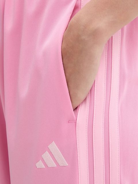 adidas dres Essentials