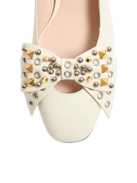 Valentino Garavani Bowow pumps in kidskin with studs 45mm - Neutrals