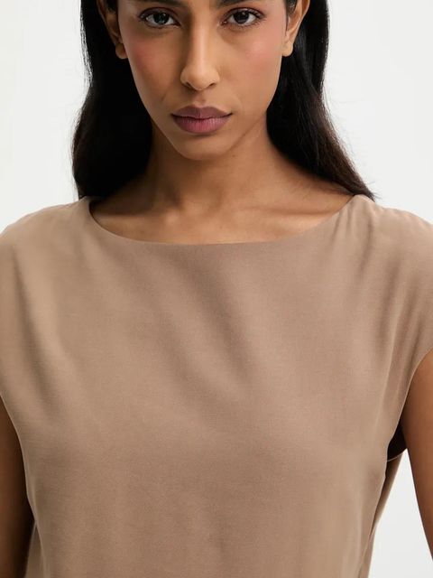 Answear.LAB sukienka kolor brązowy maxi dopasowana