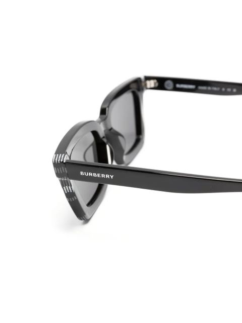 Burberry Eyewear engraved-logo rectangle-frame sunglasses - Black