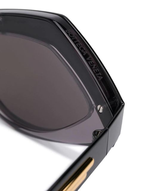 Bottega Veneta Eyewear angular cat-eye sunglasses - Black - zdjęcie produktu nr 2