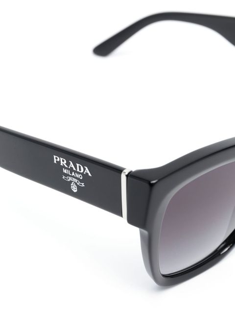 Prada Eyewear butterfly-frame sunglasses - Black