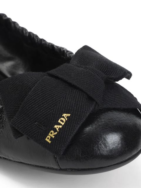 Prada bow-detail wrinkled-effect ballet flats - Black