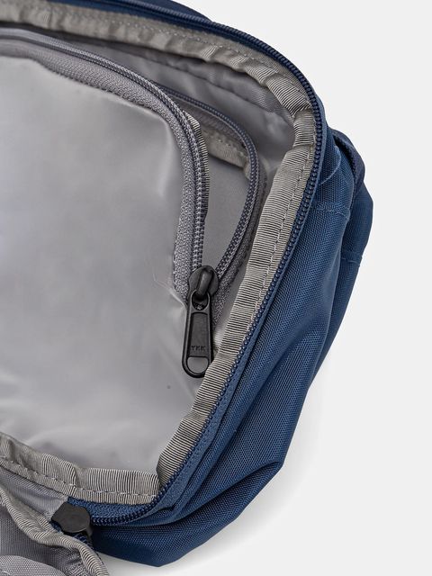 The North Face kosmetyczka Base Camp Voyager kolor granatowy NF0A81BL9261