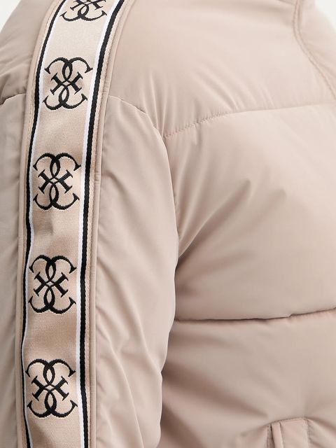 Guess kurtka kolor beżowy zimowa V5BL11 WGYC2