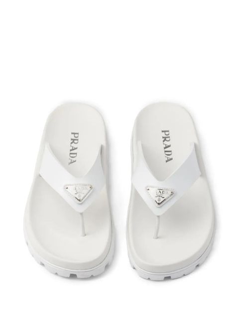 Prada triangle-logo flip flops - White