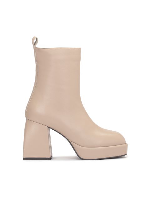 Beżowe botki na platformie z obcasem