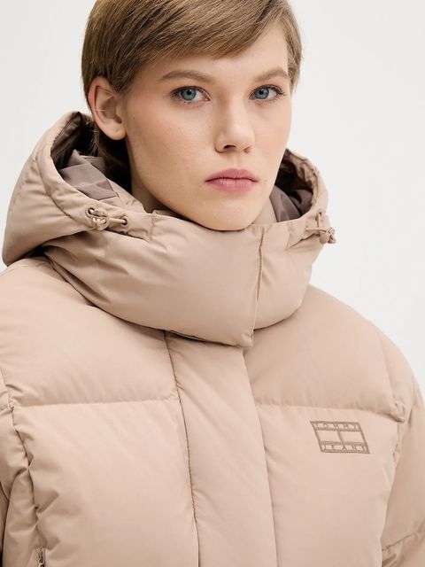 Tommy Jeans kurtka puchowa kolor beżowy zimowa oversize DW0DW21624