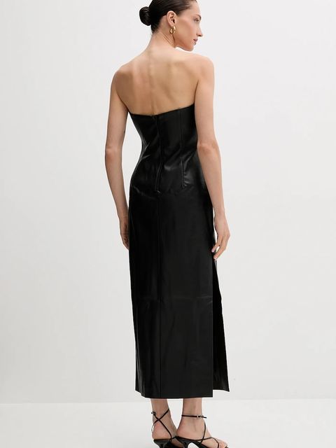 Bardot sukienka kolor czarny midi prosta 58730DB1