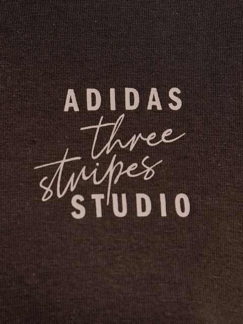 adidas t-shirt bawełniany damski kolor brązowy KT3274 - zdjęcie produktu nr 2