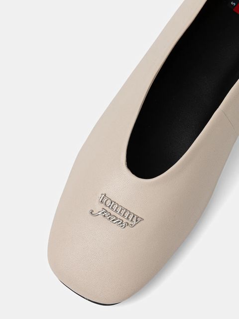Tommy Hilfiger baleriny skórzane TJW BALLERINA WITH LACES kolor beżowy EN0EN02939