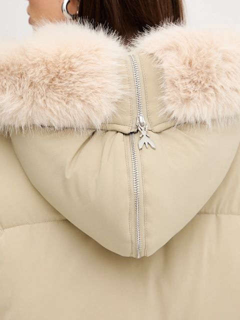 Patrizia Pepe kurtka kolor beżowy zimowa 2O0186 A674