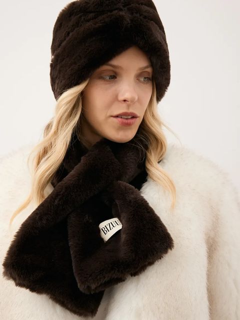 Bizuu szalik FLUFFY damski kolor brązowy gładki FLUFFY BRĄZOWY - zdjęcie produktu nr 2