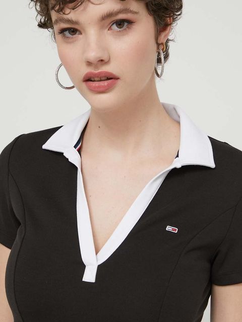 Tommy Jeans sukienka kolor czarny mini dopasowana DW0DW17937