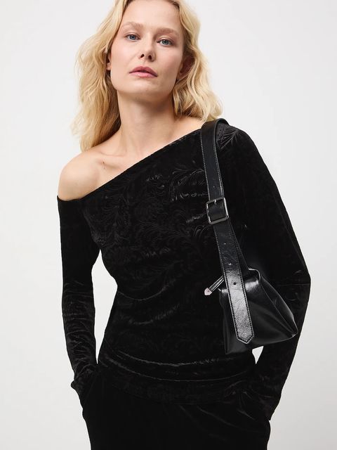 Medicine longsleeve kolor czarny cold shoulder - zdjęcie produktu nr 1