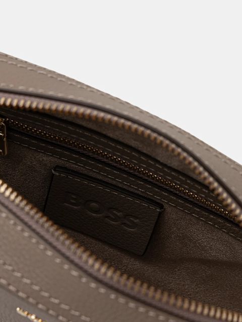 BOSS torebka skórzana kolor brązowy 50547733