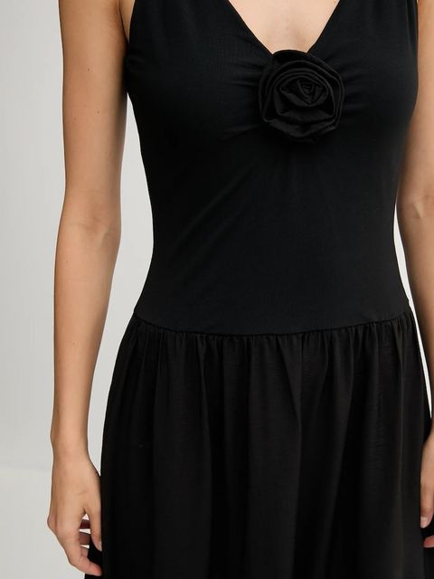 Pedro del Hierro sukienka kolor czarny midi rozkloszowana 3812197