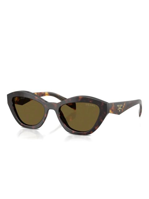 Prada Eyewear logo-detail cat-eye sunglasses - Brown
