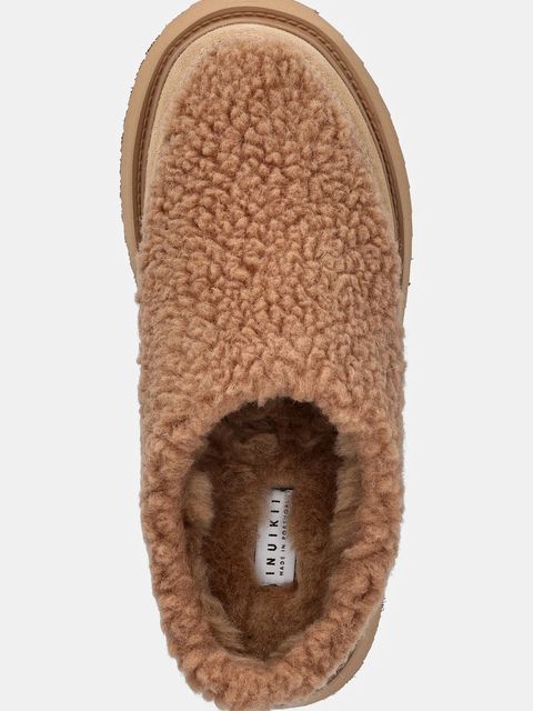 Inuikii kapcie Curly Micro kolor beżowy 1014.026.0031.250