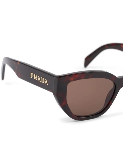 Prada Eyewear logo-plaque cat-eye sunglasses - Brown
