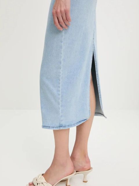 Answear.LAB sukienka jeansowa kolor niebieski midi prosta