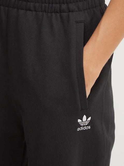 adidas Originals spodnie dresowe bawełniane Essential kolor czarny gładkie IW0952 - zdjęcie produktu nr 2