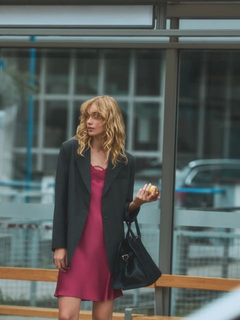 Answear.LAB sukienka kolor czerwony mini prosta - zdjęcie produktu nr 1