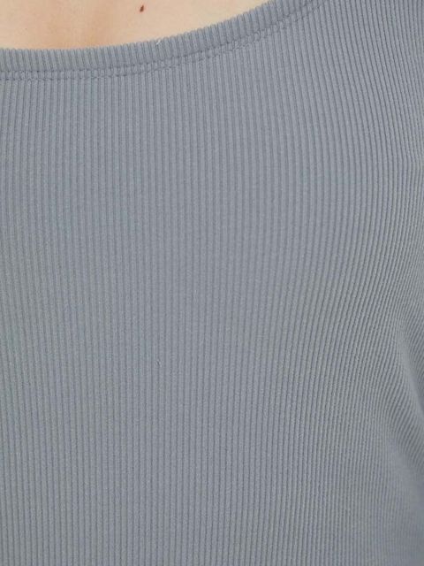 Hollister Co. sukienka kolor szary midi dopasowana