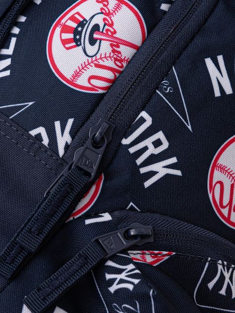 New Era plecak kolor granatowy duży wzorzysty 60667089