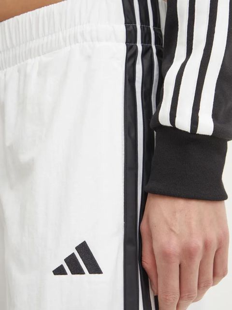 adidas spodnie dresowe Essentials kolor beżowy z aplikacją JE1307