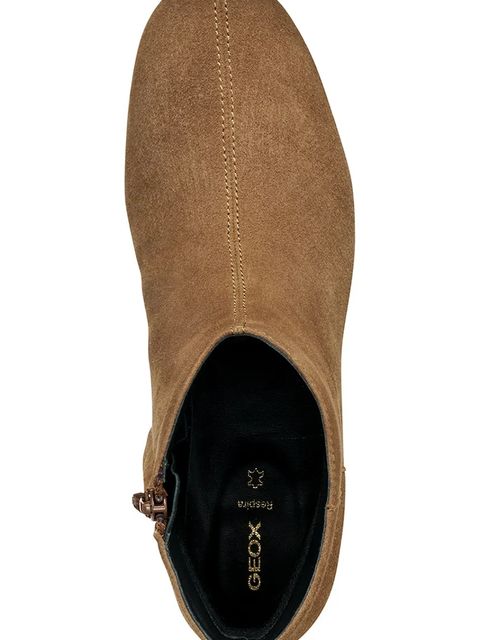 Geox botki zamszowe D DHYALMA damskie kolor brązowy na płaskim obcasie D561NA 000ZT C6372