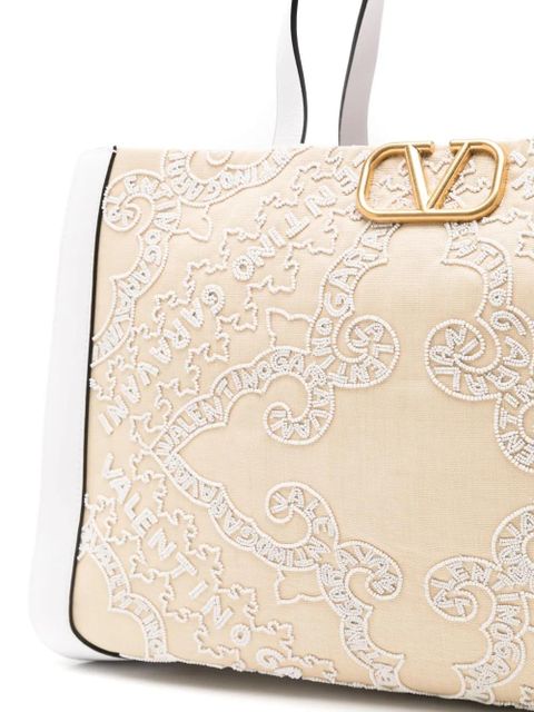 Valentino Garavani VLOGO embroidered raffia tote bag - Neutrals