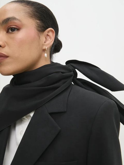 Answear.LAB marynarka taliowana z chustą kolor czarny jednorzędowa gładka