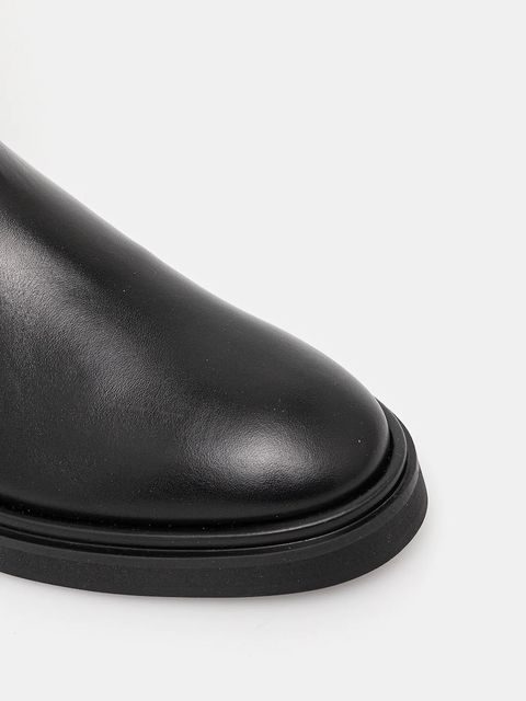 Calvin Klein kozaki skórzane KNEE BOOT W/ METAL LOGO damskie kolor czarny na płaskim obcasie HW0HW02665 - zdjęcie produktu nr 2