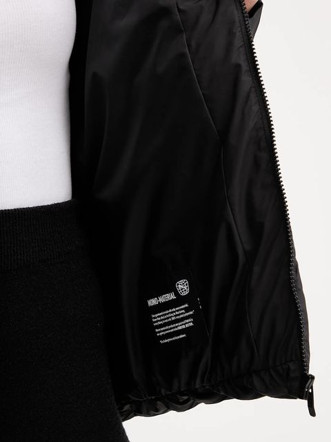 Puma kurtka kolor czarny zimowa 688387