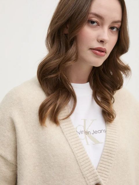 Calvin Klein Jeans kardigan z domieszką wełny kolor beżowy J20J224234