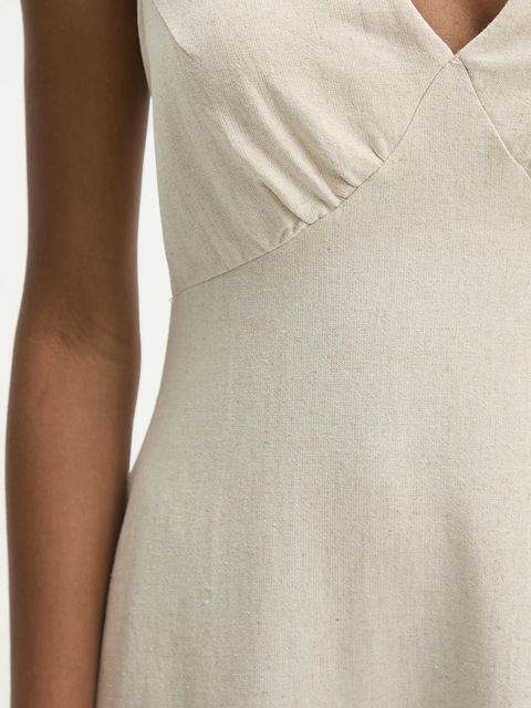 Answear.LAB sukienka z domieszką lnu kolor beżowy maxi rozkloszowana