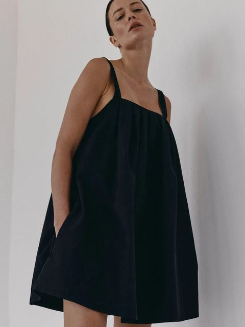 MUUV. sukienka JELLE kolor czarny mini oversize