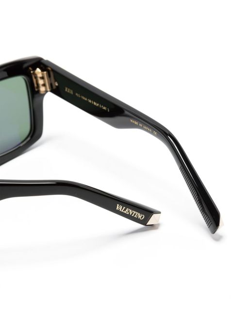 VALENTINO GARAVANI EYEWEAR logo-plaque tinted sunglasses - Black - zdjęcie produktu nr 2
