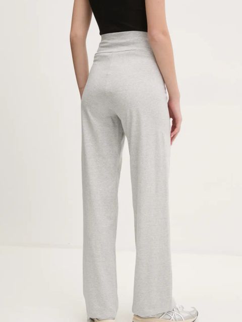 Puma spodnie dresowe damskie kolor szary melanżowe 682428