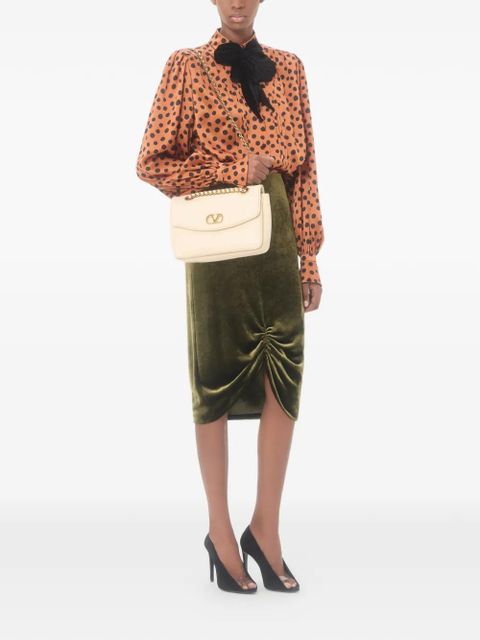 Valentino Garavani Djuna medium chain bag in nappa leather - Neutrals