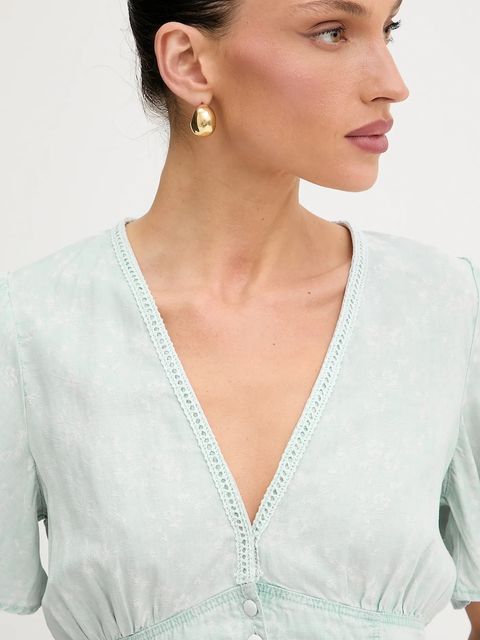 Guess bluzka z domieszką lnu LUIZA damska kolor niebieski z aplikacją W5GH82 D5N81