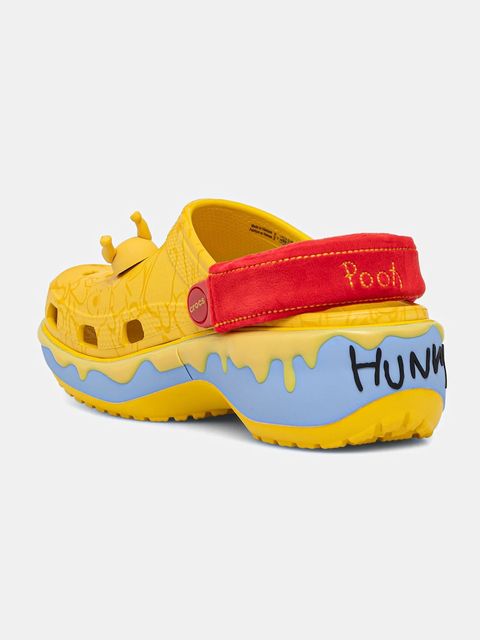 Crocs klapki Classic Winnie The Pooh Clog damskie kolor żółty na platformie 211092