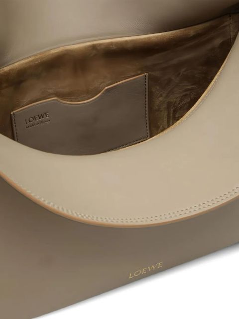 LOEWE medium Ola chain-embellished flap shoulder bag - Neutrals - zdjęcie produktu nr 2