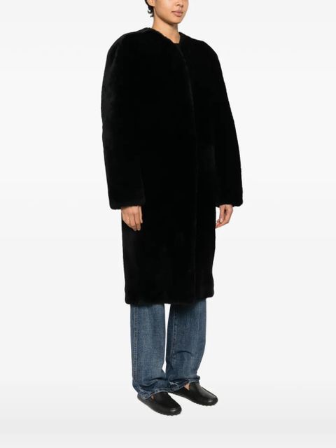 TOTEME midi shearling coat - Black - zdjęcie produktu nr 2