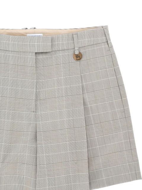 Burberry checked pleated shorts - White