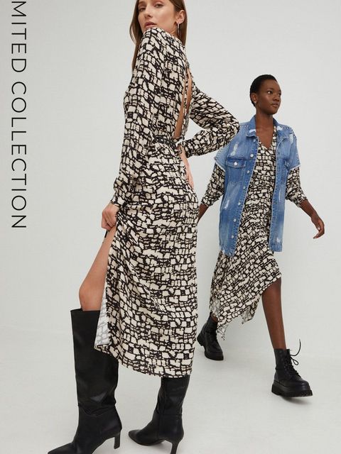 Answear.LAB sukienka kolor czarny maxi rozkloszowana