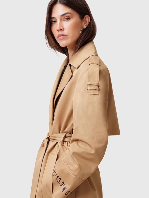 AllSaints trencz bawełniany DEMMI damski kolor beżowy przejściowy dwurzędowy W027OC