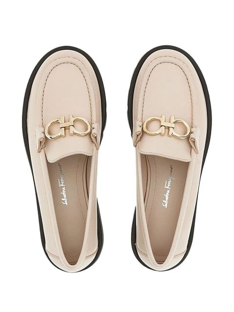 Ferragamo Gancini-plaque leather loafers - Neutrals