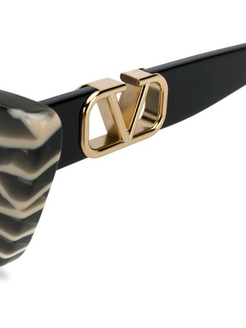 Valentino Eyewear VLOGO cat eye frame sunglasses - Grey